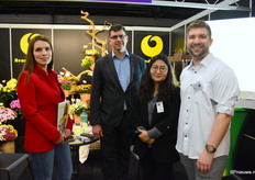 Michelle Meng en Leon Hünting van Brandkamp aan de rechterkant samen met Oskars Miglãns en Inga Parfenenkova van A.M Ozoli.